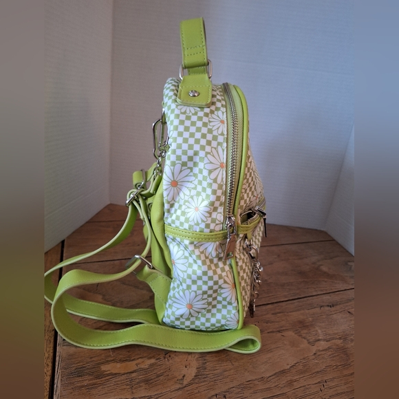 MADDEN NYC - Picture 10 of 14